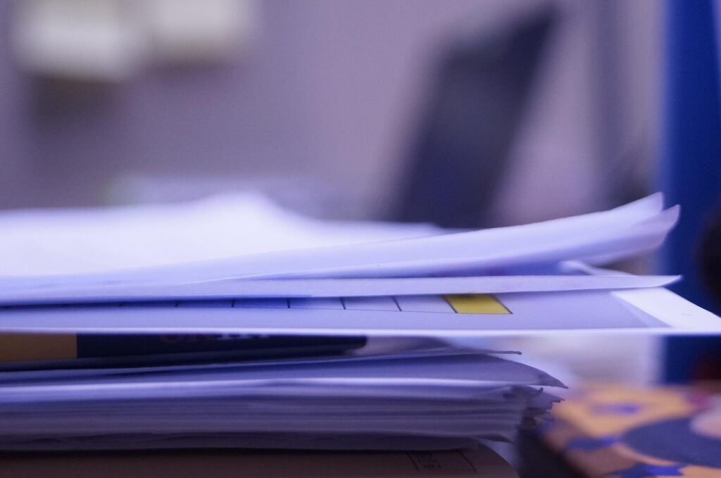 20代男子会社員が副業のために確定申告は必要なのか？