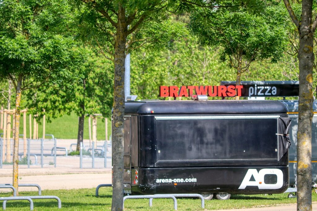 BOOTHでの収益に関する確定申告の所得区分判定は20代男性にどう影響する？